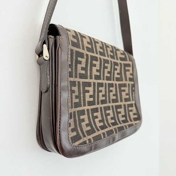 Vintage Fendi brown canvas & leather Zucca logo shoulder bag - Picture 5 of 13
